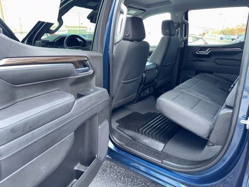 Used 2023 Chevrolet Silverado 1500 LT AWD/4WD image 25