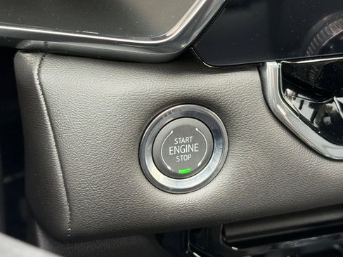 New 2026 GMC Canyon Elevation w/ Convenience Package image 20