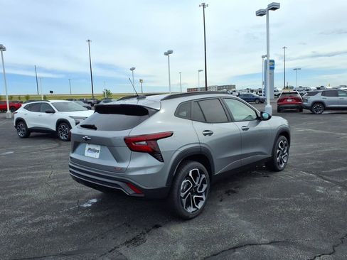 New 2025 Chevrolet Trax RS w/ Sunroof Package image 3