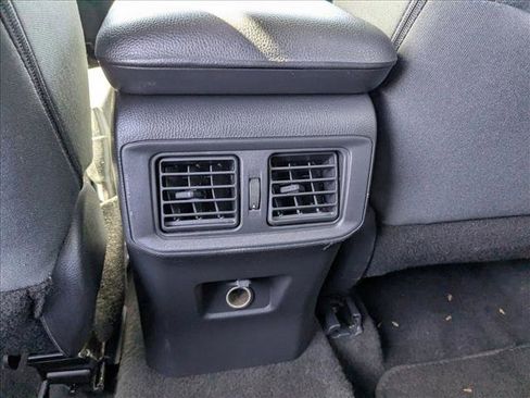 Used 2022 Toyota RAV4 LE FWD image 22