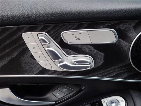 Used 2018 Mercedes-Benz GLC 300 4MATIC image 13