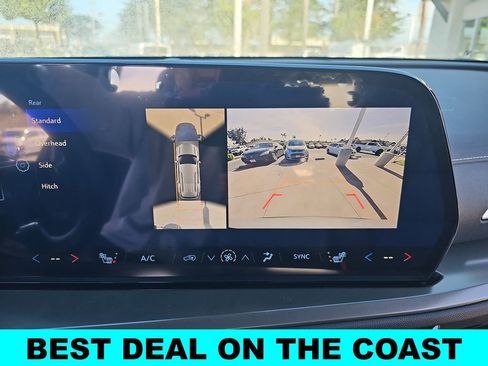 New 2026 Chevrolet Traverse LT w/ Sun and Wheel Package FWD image 25