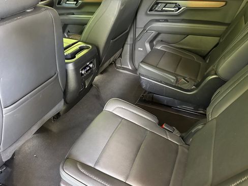 Used 2025 GMC Yukon Denali AWD/4WD image 15