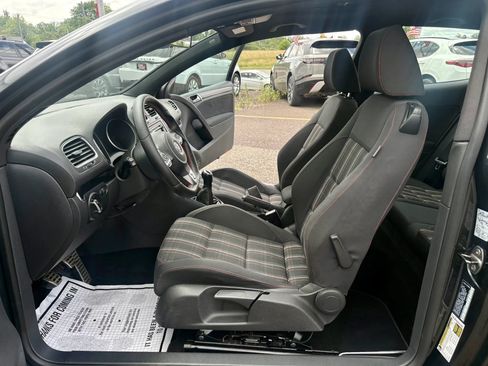 Used 2011 Volkswagen Golf 2-Door FWD image 15