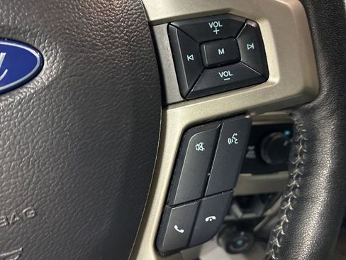 Used 2020 Ford F350 Lariat image 14