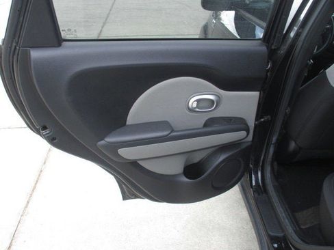 Used 2016 Kia Soul Base image 13