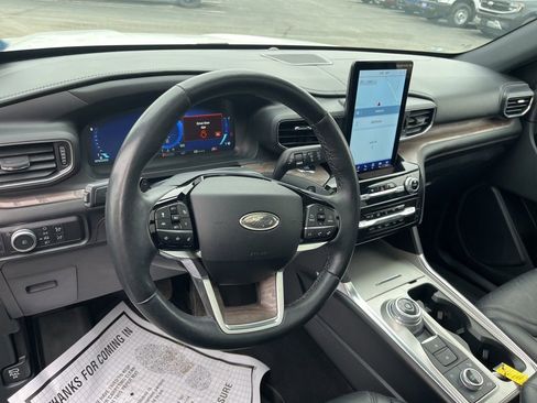 Used 2021 Ford Explorer Platinum image 10