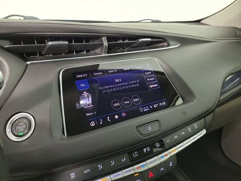 Used 2021 Cadillac XT4 Luxury w/ Cold Weather Package FWD image 26