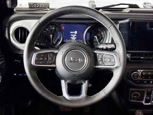 Certified 2025 Jeep Wrangler Unlimited Sahara w/ Safety Group AWD/4WD image 14