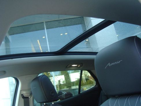 Used 2023 Buick Envision Avenir image 40