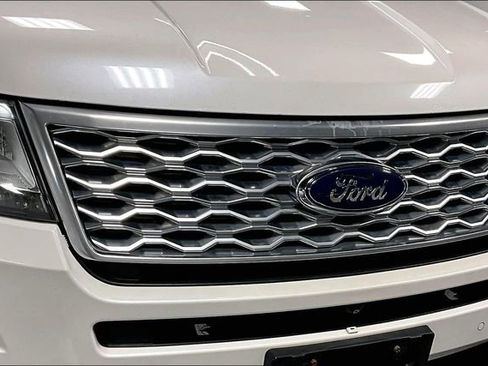 Used 2017 Ford Explorer Platinum AWD/4WD image 30