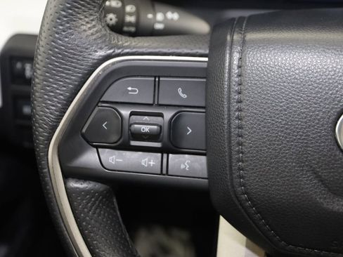 Used 2024 Toyota Tacoma TRD Off-Road image 31