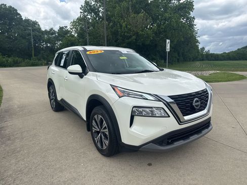 Used 2023 Nissan Rogue SV AWD/4WD image 3