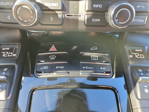 Used 2016 Porsche Cayenne image 25