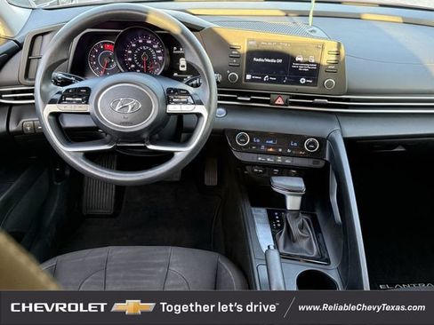 Used 2023 Hyundai Elantra SEL FWD image 12