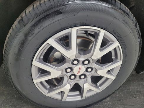 Used 2020 GMC Acadia SLT w/ LPO, Floor Liner Package FWD image 31