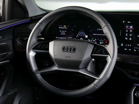 Used 2025 Audi Q5 Premium Plus w/ Premium Plus AWD/4WD image 14