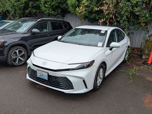 Used 2025 Toyota Camry LE FWD image 1
