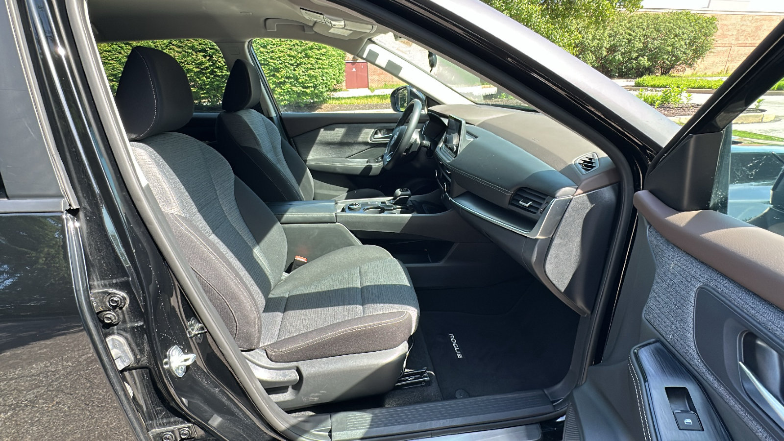 Certified 2023 Nissan Rogue SV AWD/4WD image 22