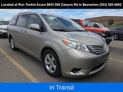 Used 2016 Toyota Sienna LE