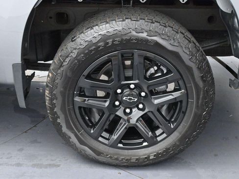 Used 2025 Chevrolet Silverado 1500 Custom w/ Turbomax Blackout Package AWD/4WD image 32