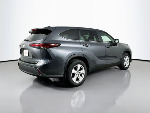 Certified 2025 Toyota Highlander LE AWD/4WD image 7