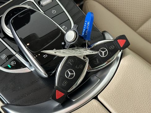 Used 2019 Mercedes-Benz GLC 300 image 25