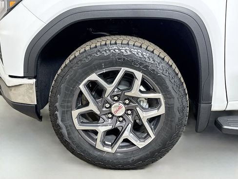 New 2026 GMC Sierra 1500 SLT image 19