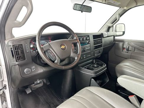 Used 2022 Chevrolet Express 2500 w/ Driver Convenience Package RWD image 17
