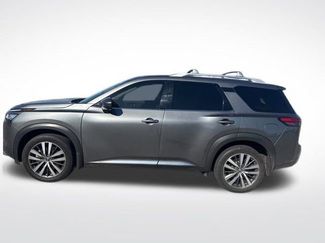 Used 2022 Nissan Pathfinder Platinum w/ Cargo Package AWD/4WD video 2
