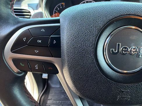 Used 2018 Jeep Grand Cherokee Trailhawk w/ Trailhawk Luxury Group AWD/4WD image 19