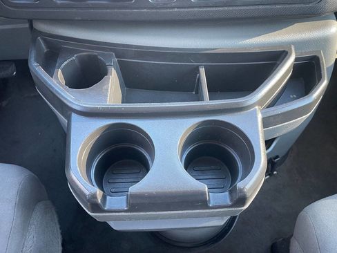 Used 2010 Ford E-350 and Econoline 350 XLT image 15