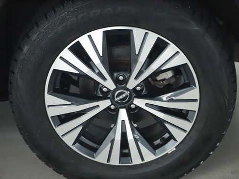 Used 2022 Nissan Rogue SV AWD/4WD image 40