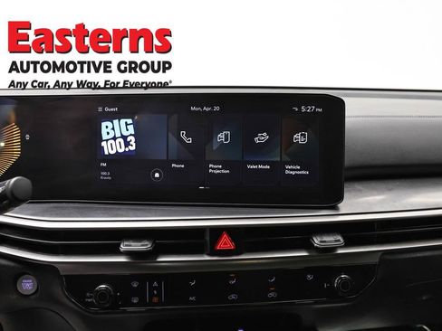 Used 2024 Kia Sorento LX image 12