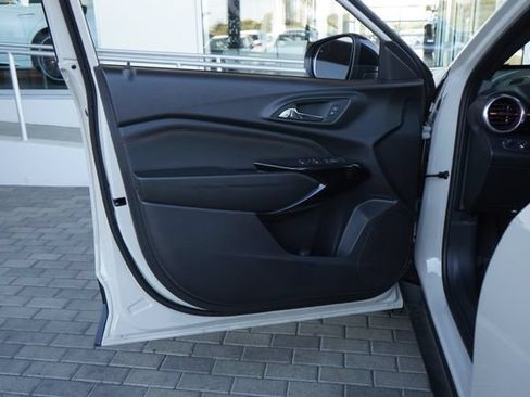 Used 2026 Chevrolet Trax RS w/ Sunroof Package FWD image 14