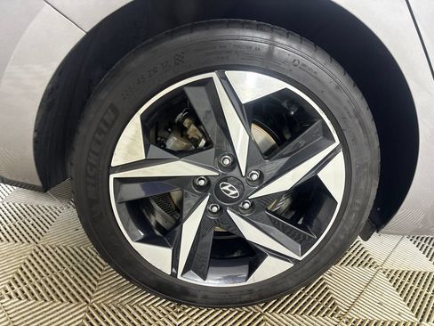 Used 2023 Hyundai Elantra Limited FWD image 29