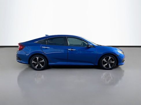 Used 2016 Honda Civic Touring image 4