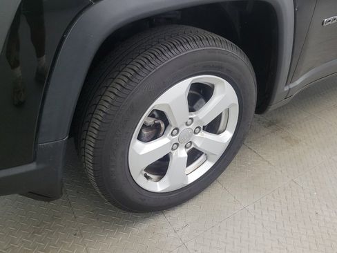 Used 2017 Jeep Compass Latitude w/ Popular Equipment Group AWD/4WD image 31