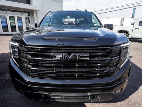 Used 2023 GMC Sierra 1500 Elevation w/ LPO, Elevation Black Package image 2