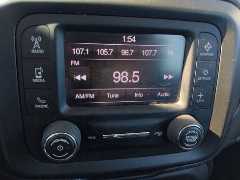 Used 2019 Jeep Renegade Sport image 25