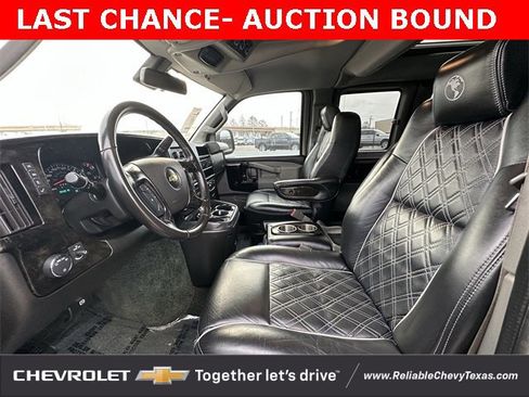 Used 2019 Chevrolet Express 2500 image 32