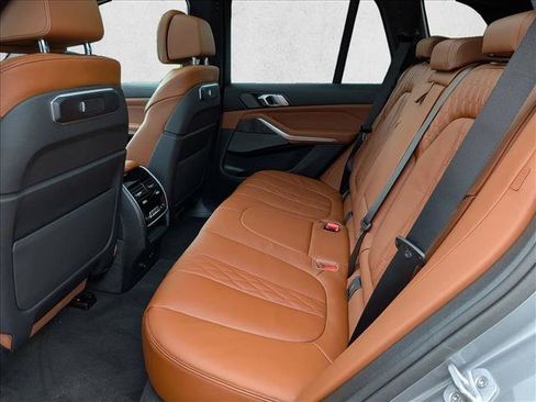 New 2026 BMW X5 xDrive40i w/ M Sport Package AWD/4WD image 17