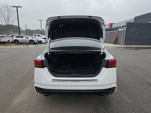 Used 2023 Nissan Altima 2.5 SR w/ SR Premium Package image 13