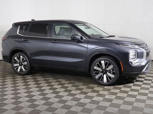 New 2026 Mitsubishi Outlander SE FWD image 16