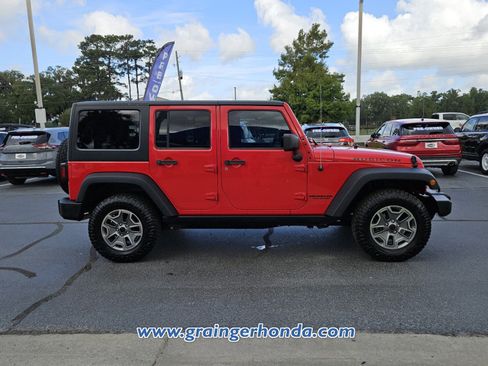 Used 2015 Jeep Wrangler Unlimited Rubicon w/ Dual Top Group AWD/4WD image 6