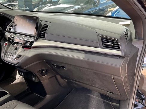 Used 2025 Honda Odyssey Sport-L image 17