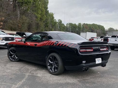 Used 2020 Dodge Challenger SXT w/ Blacktop Package image 6