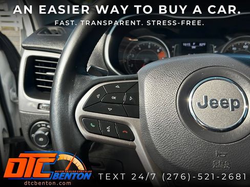 Used 2019 Jeep Cherokee Latitude Plus FWD image 18