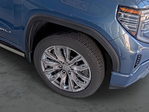 Used 2025 GMC Sierra 1500 Denali w/ Denali Reserve Package AWD/4WD image 14