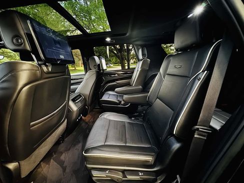 Used 2023 Cadillac Escalade Sport AWD/4WD image 14